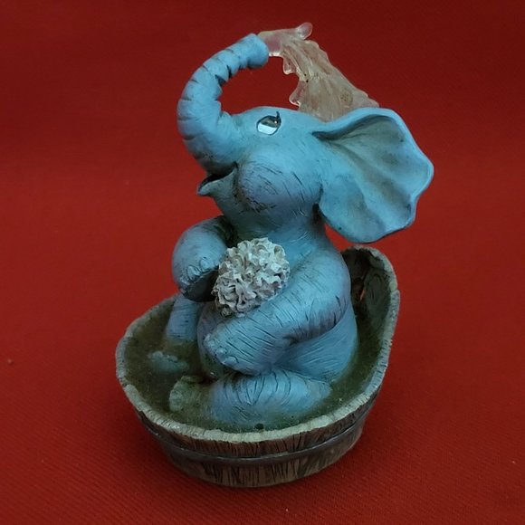 The Hamilton Collection Clean Fun Elephant Figurine 1996 - Picture 3 of 12